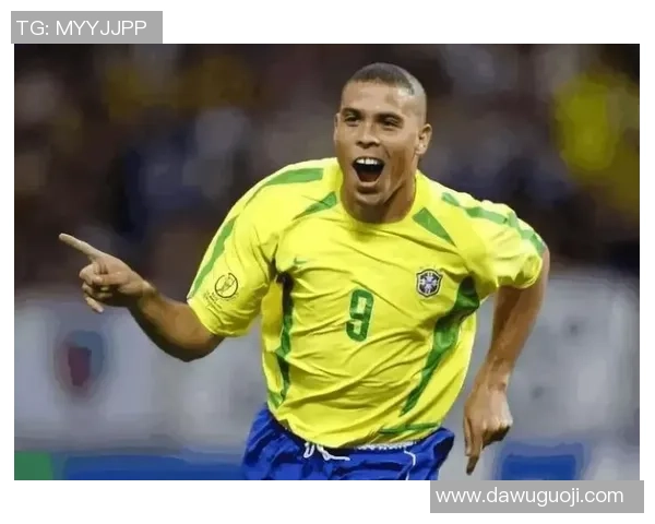 以足球巨星脸为核心探秘绿茵场上力量与荣耀的极致碰撞